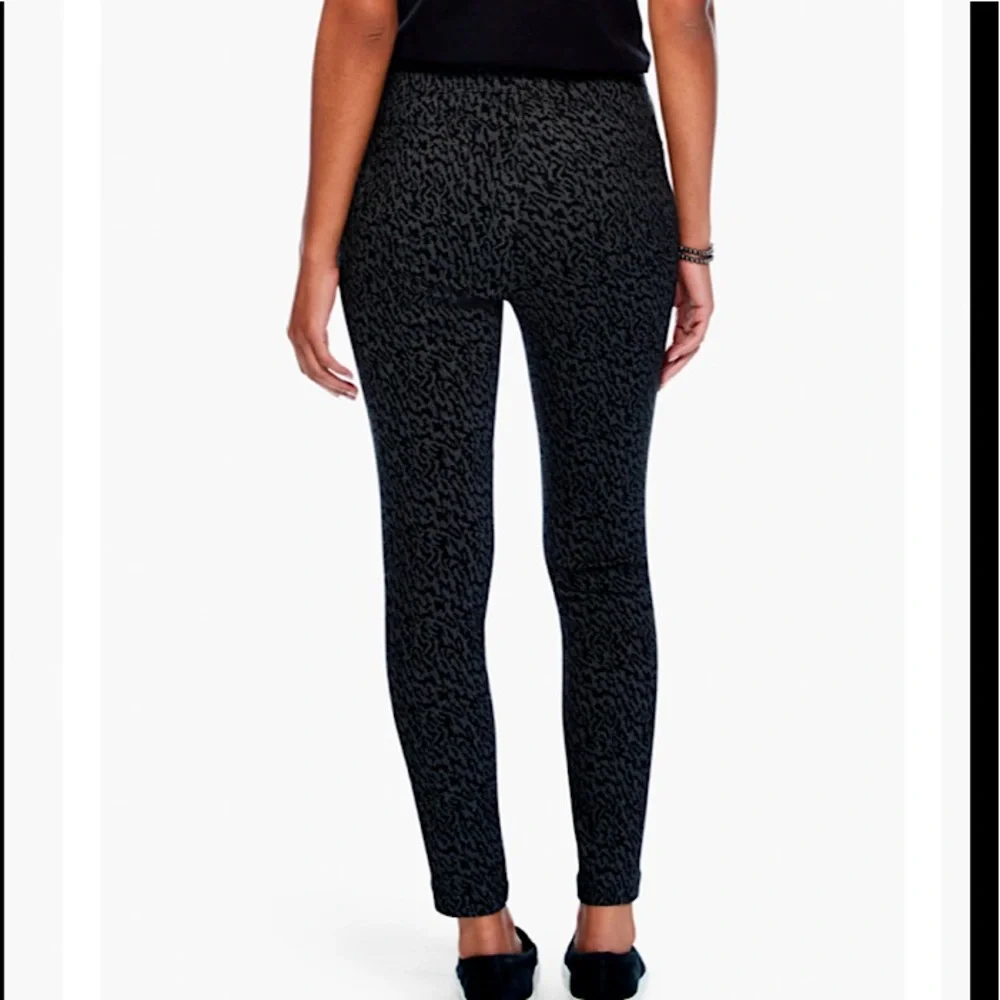 ✨ St. John’s Bay Animal Print Pull-On Pants ✨ - Picture 14 of 15